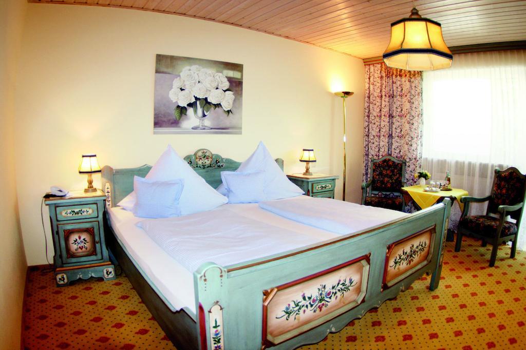 Hotel Garni Hubertushof Бад-Фюссинг Номер фото